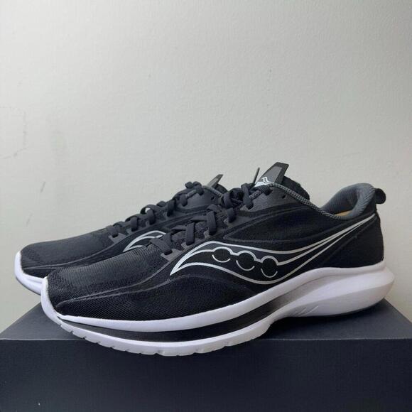 Saucony Kinvara 14 White Black Shoes S10723-05 Men US11/Wmns US 12 New Run Club - Picture 1 of 11